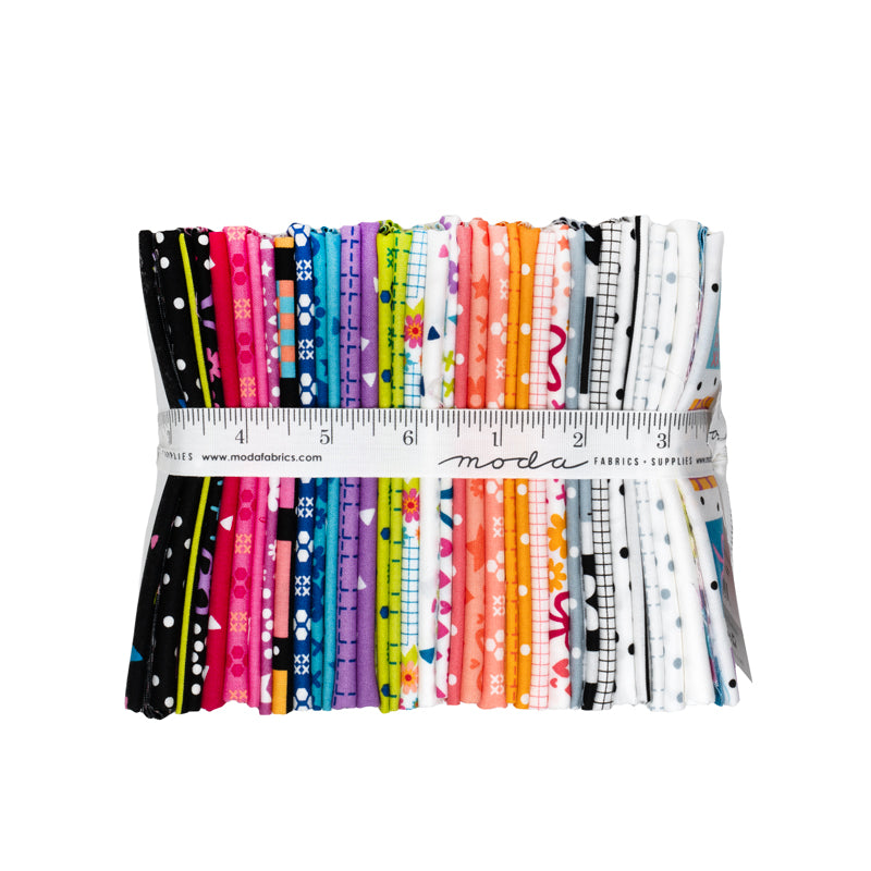 Makers Delight Fat Quarter Bundle 18"x21"