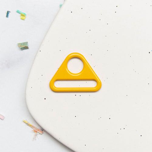 1.5" Triangle Ring - Dijon