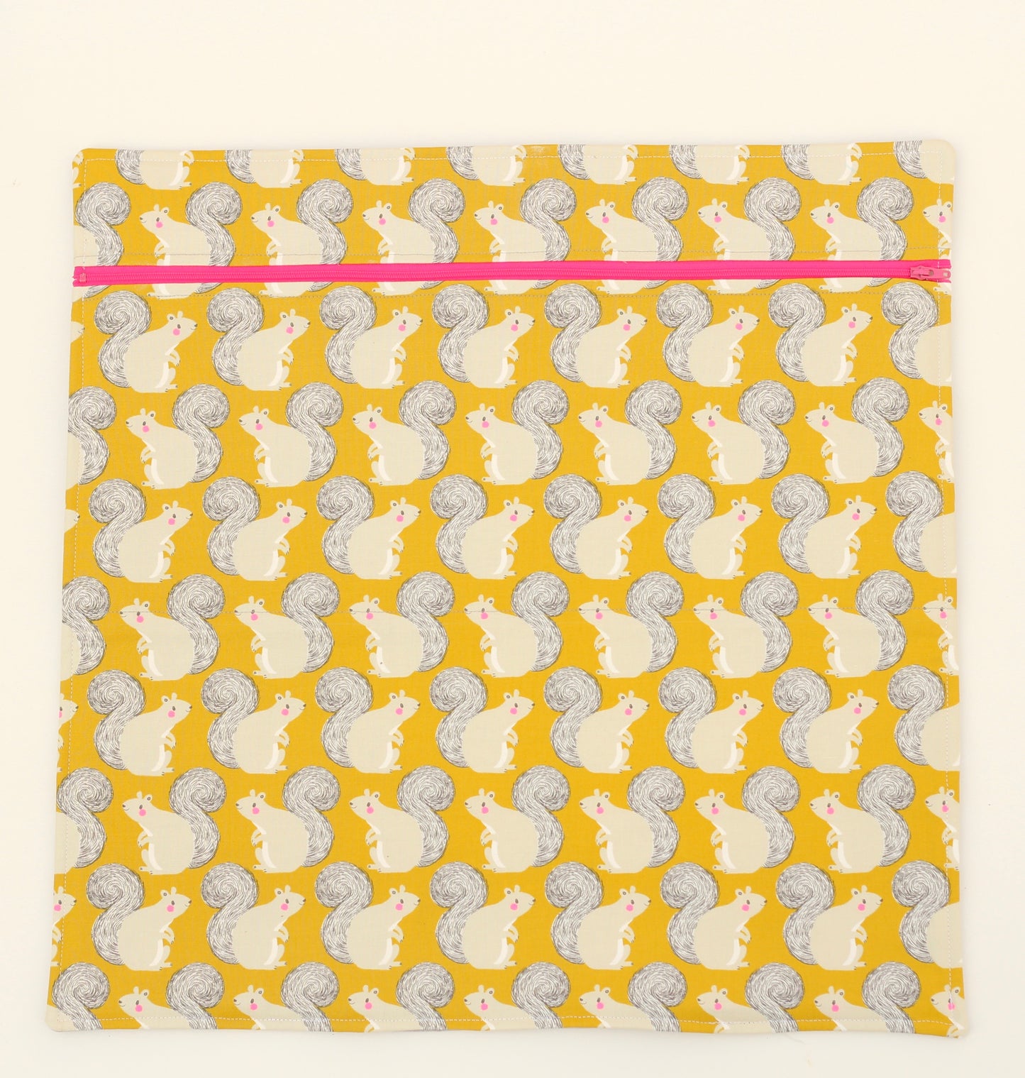 Traveling Checkerboard Paper Pattern